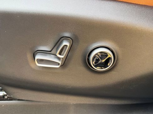 New 2026 Chrysler Pacifica Pinnacle FWD image 16