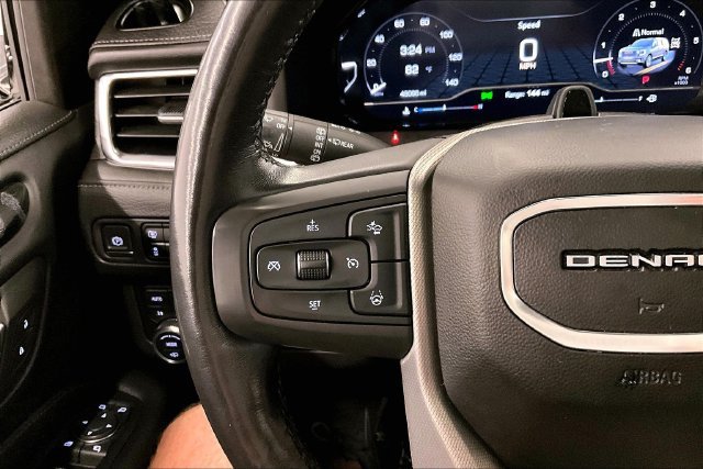 Used 2023 GMC Yukon XL Denali w/ Advanced Technology Package AWD/4WD image 28