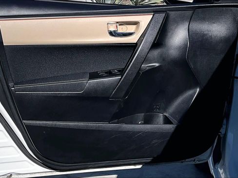 Used 2014 Toyota Corolla L image 21