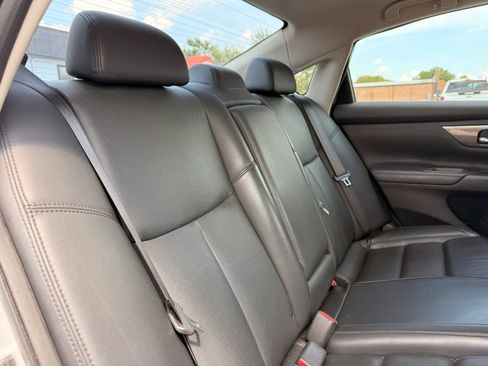 Used 2015 Nissan Altima 2.5 SL w/ Technology Package FWD image 29