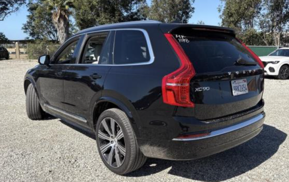 Used 2025 Volvo XC90 T8 Ultra w/ Protection Package AWD/4WD image 9