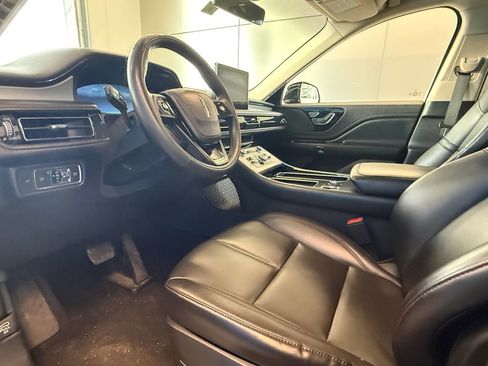 Used 2022 Lincoln Aviator AWD w/ Premium Package image 18