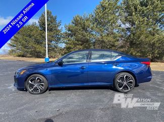 Used 2024 Nissan Altima 2.5 SR video 3