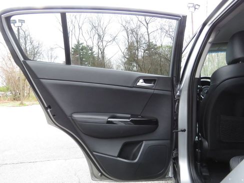 Used 2021 Kia Sportage EX AWD/4WD image 19