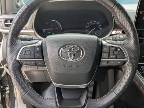Used 2024 Toyota Sienna XSE w/ XSE Premium Package AWD/4WD image 10