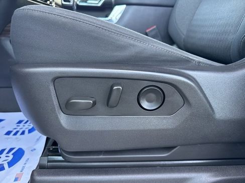 Used 2024 Chevrolet Silverado 1500 LT image 17