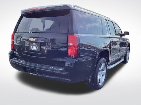 Used 2017 Chevrolet Suburban LT image 10