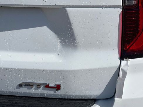 New 2026 GMC Yukon XL AT4 w/ AT4 Premium Plus Package AWD/4WD image 24