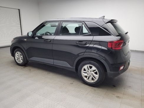 Used 2021 Hyundai Venue SE FWD image 3