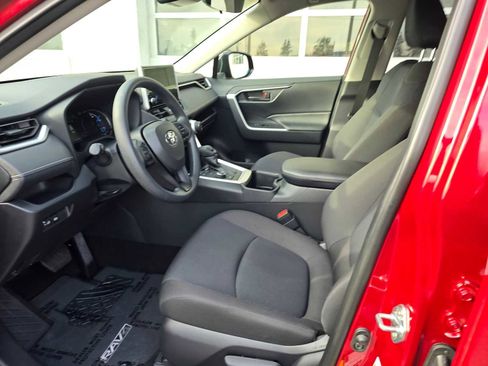 Certified 2025 Toyota RAV4 LE image 22