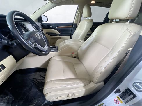 Used 2018 Toyota Highlander Limited Platinum image 22