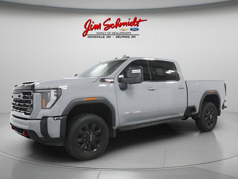Used 2025 GMC Sierra 2500 AT4 AWD/4WD image 2