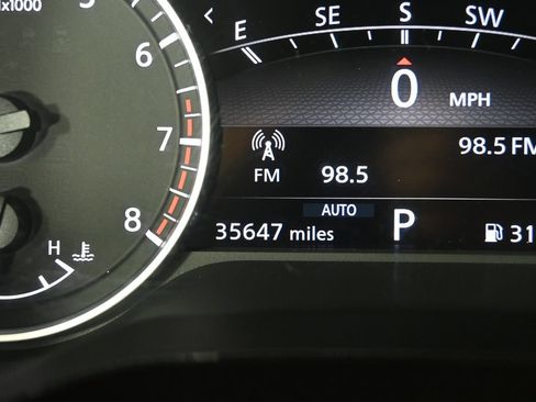Used 2023 Nissan Pathfinder SL AWD/4WD image 27