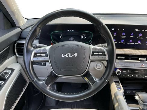 Used 2023 Kia Telluride EX w/ EX Captain's Chair Package FWD image 17