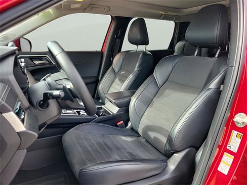 Used 2024 Mitsubishi Outlander image 17