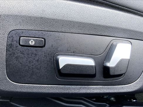 Used 2019 BMW 330i xDrive 330i xDrive w/ Driving Assistance Package image 34