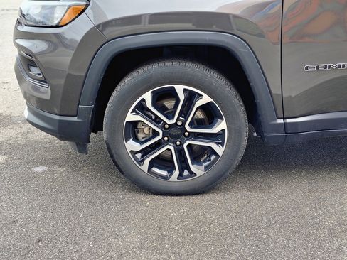 Used 2023 Jeep Compass Limited image 8