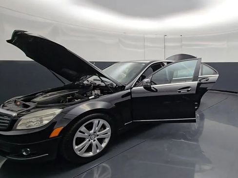 Used 2011 Mercedes-Benz C 300 4MATIC Sedan image 17