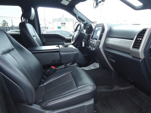 Used 2022 Ford F250 Lariat w/ Chrome Package image 31