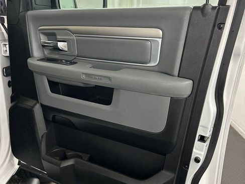 Used 2019 RAM 1500 Classic Warlock image 40