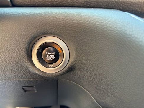 Used 2022 Chrysler Pacifica Pinnacle FWD image 29