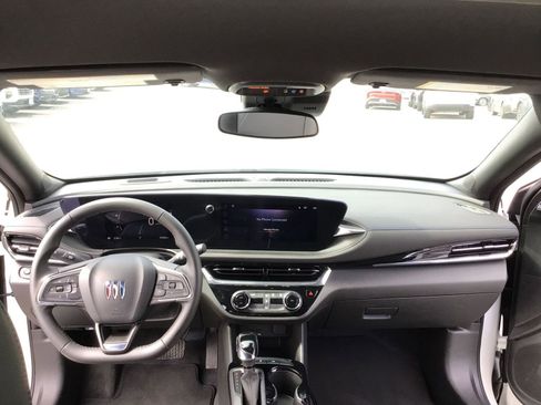 Used 2025 Buick Envista Sport Touring FWD image 32
