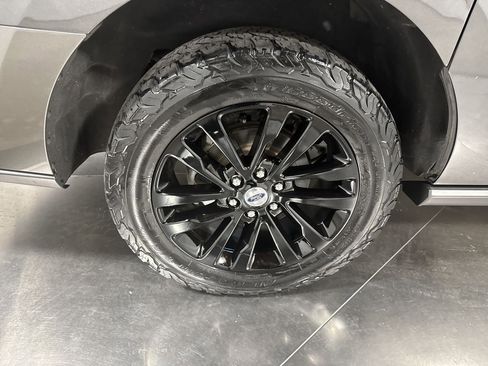 Used 2019 Ford Expedition Max Limited image 12