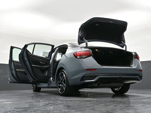 Used 2024 Nissan Sentra SR w/ SR Premium Package image 37