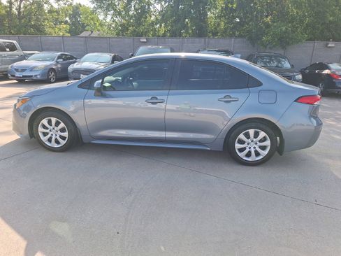 Used 2026 Toyota Corolla LE FWD image 3