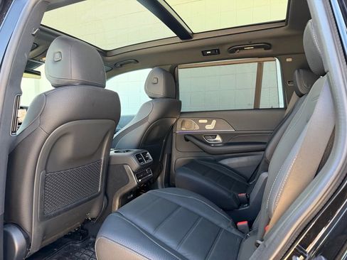 Used 2025 Mercedes-Benz GLS 450 4MATIC image 33