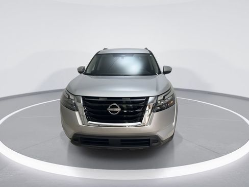 Used 2023 Nissan Pathfinder SV AWD/4WD image 2