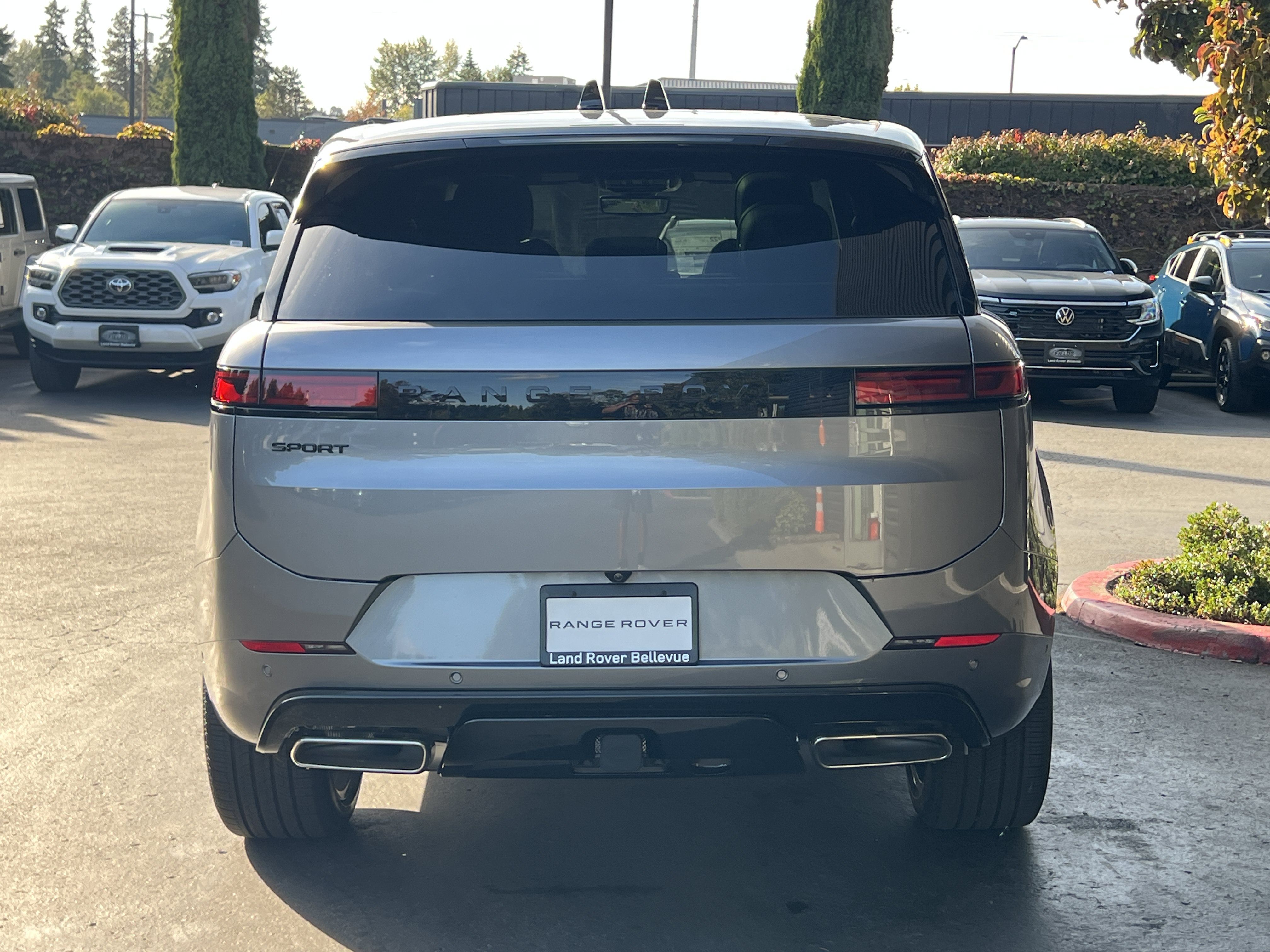 New 2025 Land Rover Range Rover Sport Dynamic SE AWD/4WD image 7