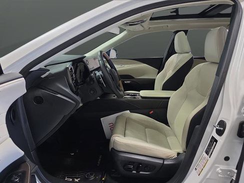 Used 2024 Lexus RX 350 w/ Convenience Package image 3