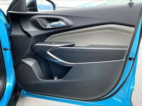 New 2026 Chevrolet Trax ACTIV w/ Sunroof Package FWD image 27