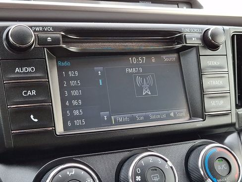Used 2016 Toyota RAV4 LE AWD/4WD image 18