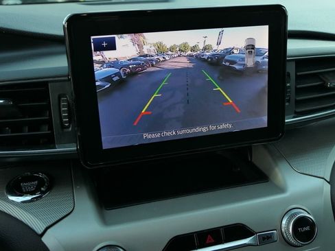 Used 2022 Ford Explorer XLT w/ Equipment Group 202A image 21