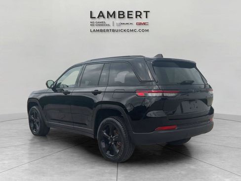 Used 2023 Jeep Grand Cherokee Altitude AWD/4WD image 3