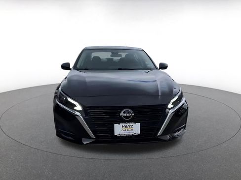 Used 2025 Nissan Altima 2.5 SV FWD image 4