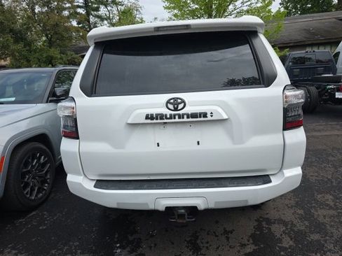 Used 2020 Toyota 4Runner SR5 Premium AWD/4WD image 4