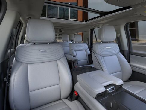 New 2026 Ford Expedition Platinum image 10