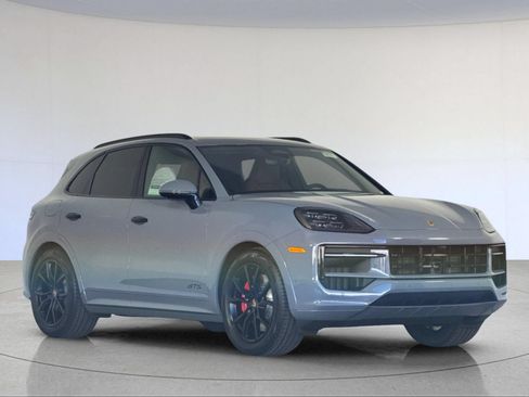 New 2026 Porsche Cayenne GTS AWD/4WD image 10