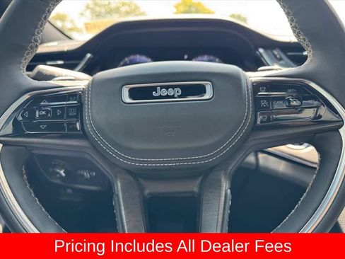Used 2023 Jeep Grand Cherokee Overland w/ Luxury Tech Group IV AWD/4WD image 19