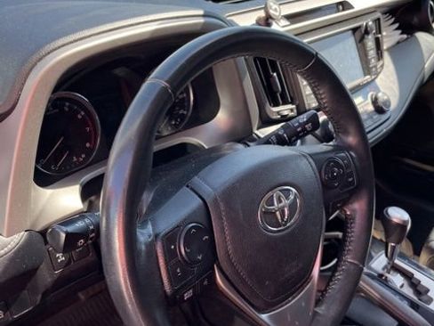 Used 2016 Toyota RAV4 Limited AWD/4WD image 10