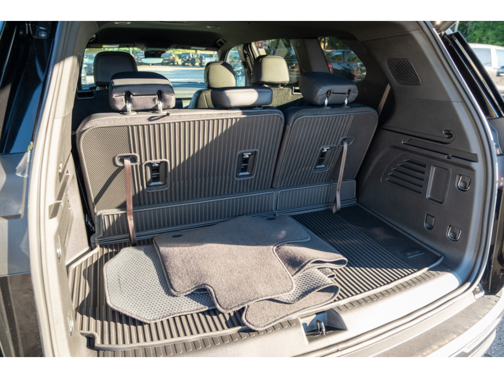 New 2027 GMC Acadia Elevation w/ Elevation Premium Package FWD image 32