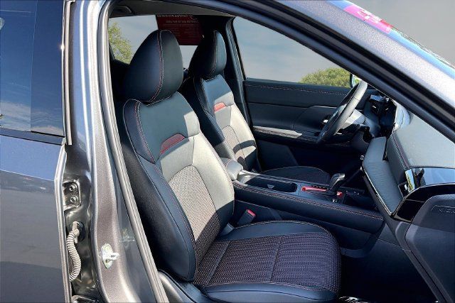 Certified 2026 Nissan Kicks SR FWD image 28