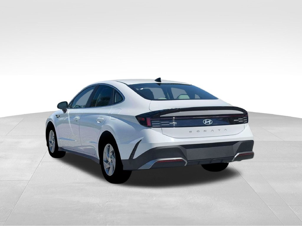 Used 2026 Hyundai Sonata SE FWD image 5