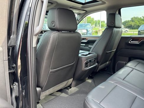 Used 2023 GMC Sierra 1500 Denali w/ Denali Reserve Package AWD/4WD image 36