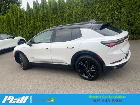 Used 2025 Chevrolet Equinox EV RS FWD image 5