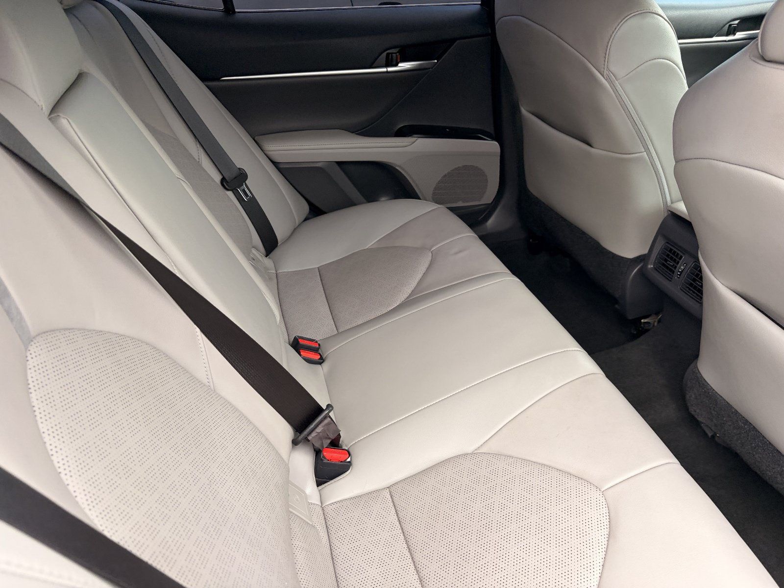 Used 2020 Toyota Camry XSE w/ Carpet Mat Package FWD image 13