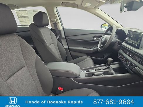 Used 2026 Honda Accord SE image 17